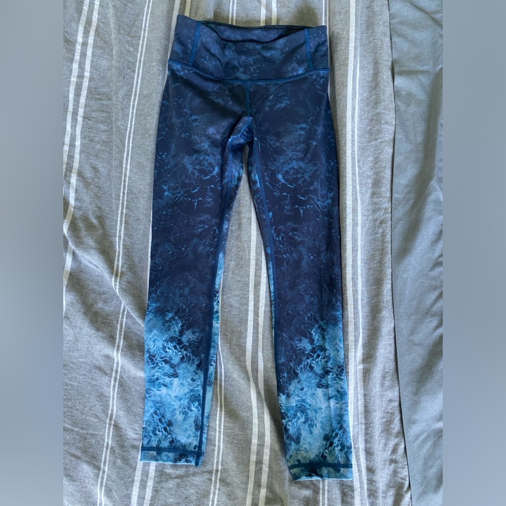 Lululemon leggings size 4